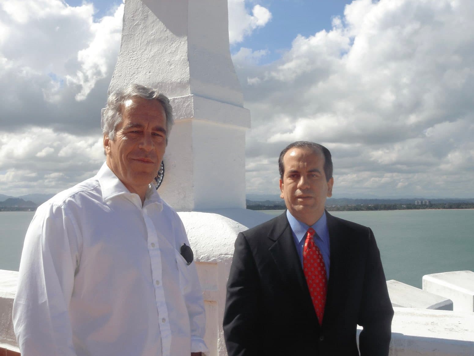 Epstein en el balcón de La Fortaleza 