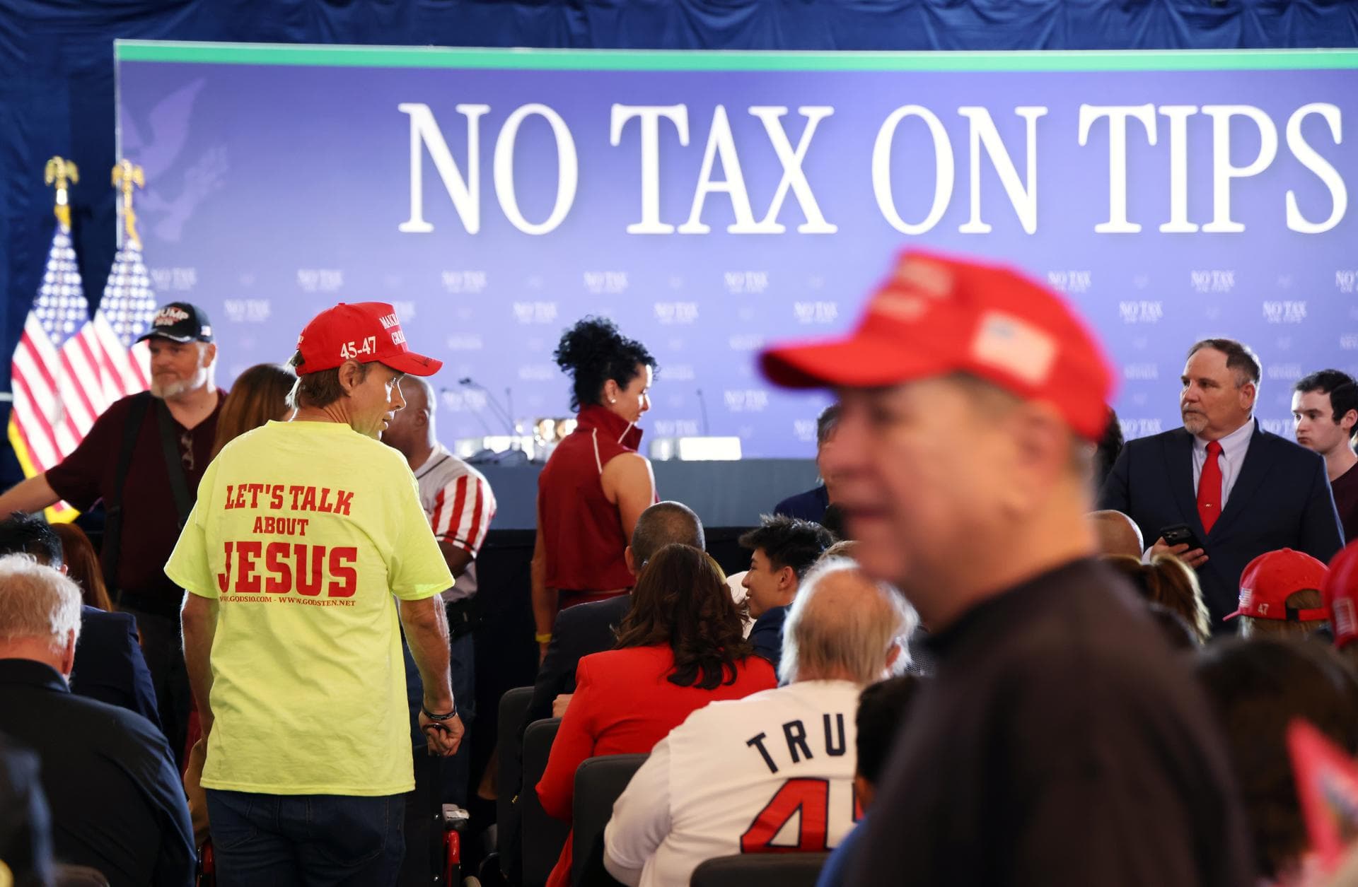 Trump promueve su política de eliminar impuestos sobre propinas en Las Vegas