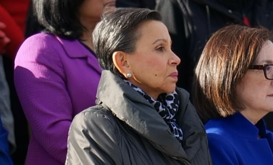 Fustigan a Nydia Velázquez por doble discurso sobre Puerto Rico