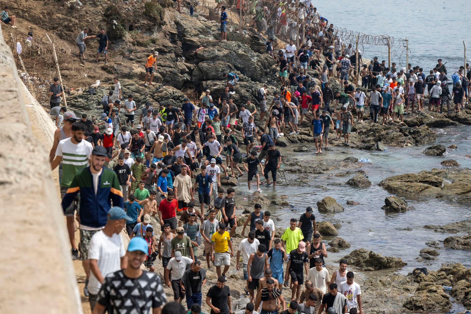 Marruecos reconoce 40,000 entradas de migrantes a Ceuta