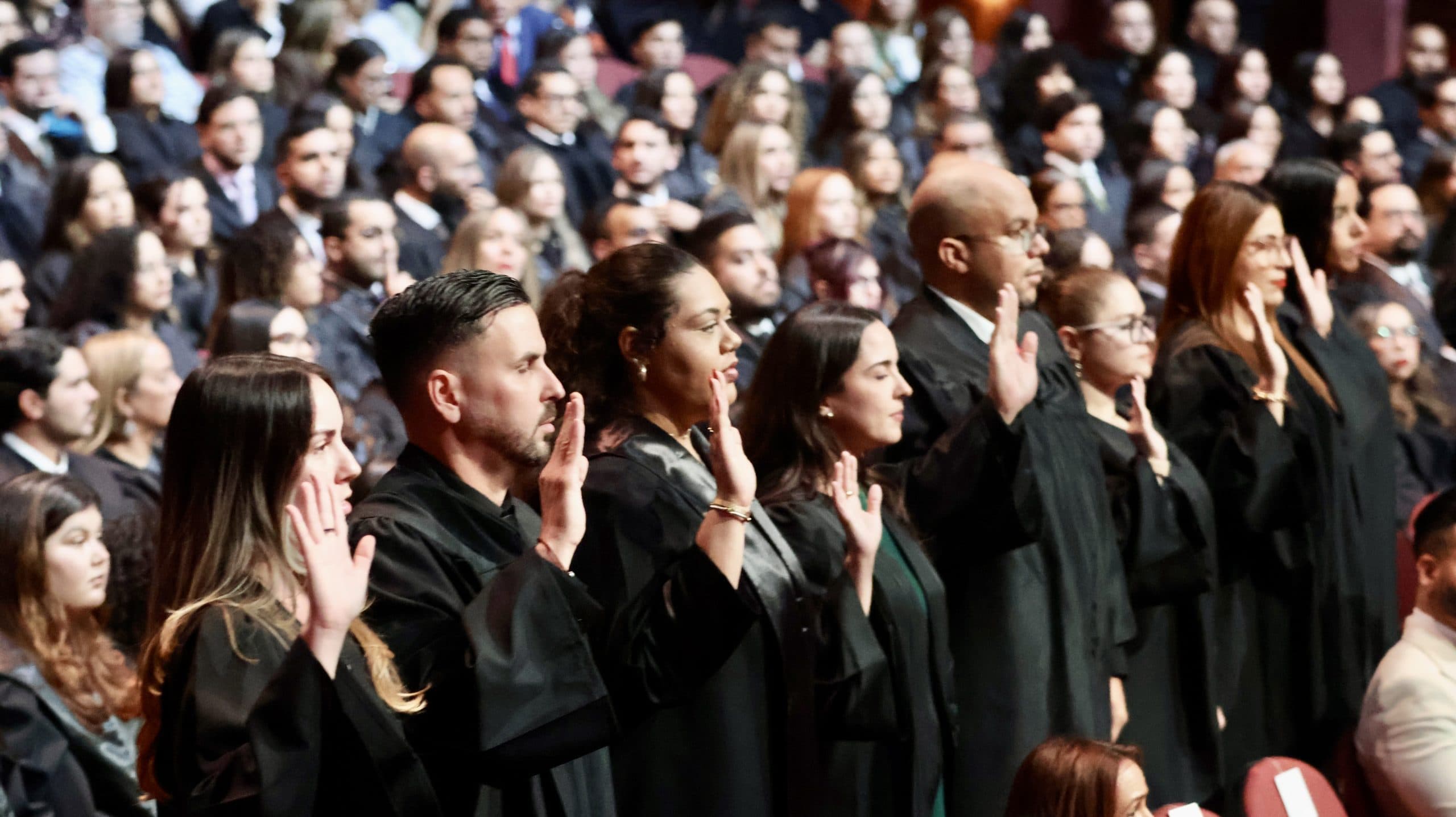 Juramentan más de 200 nuevos abogados y notarios en el Tribunal Supremo