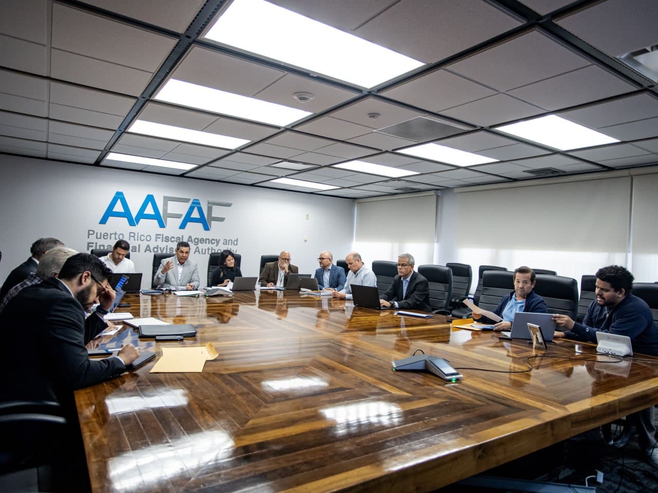 Comienza la búsqueda de nuevo operador para red eléctrica 