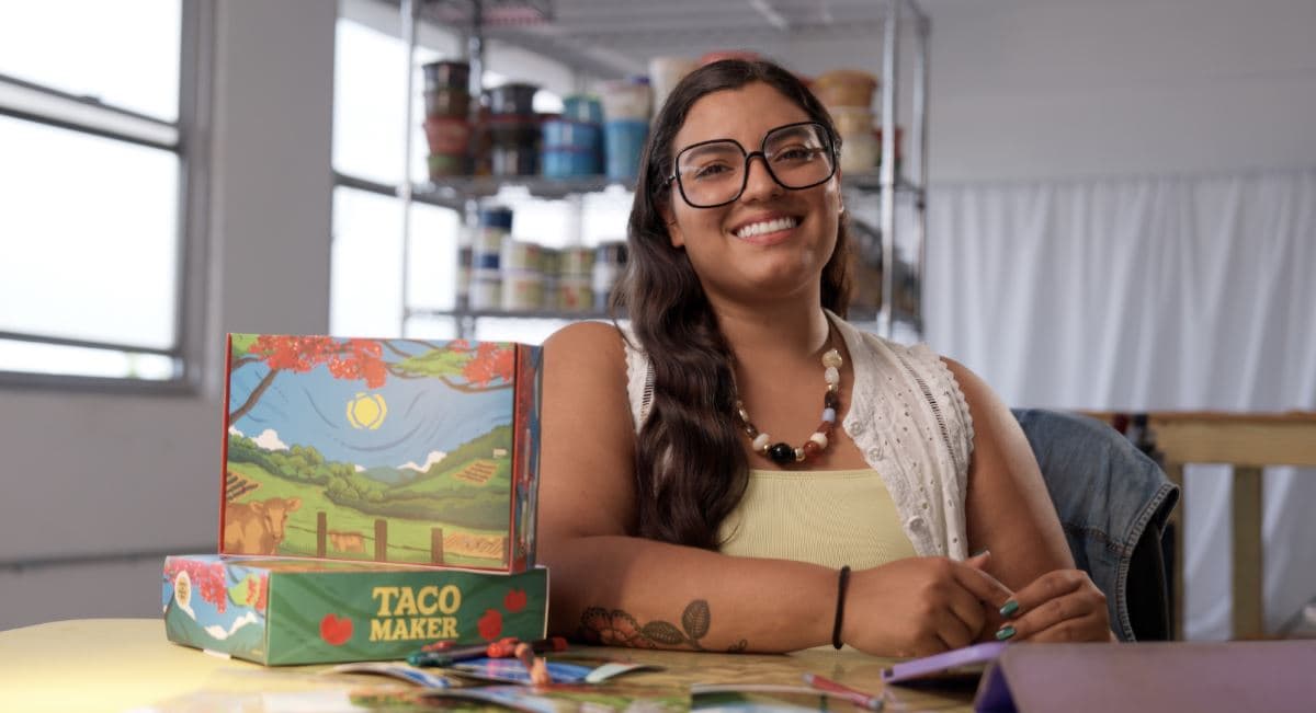 Artista puertorriqueña crea edición especial del Munchie Box de Taco Maker
