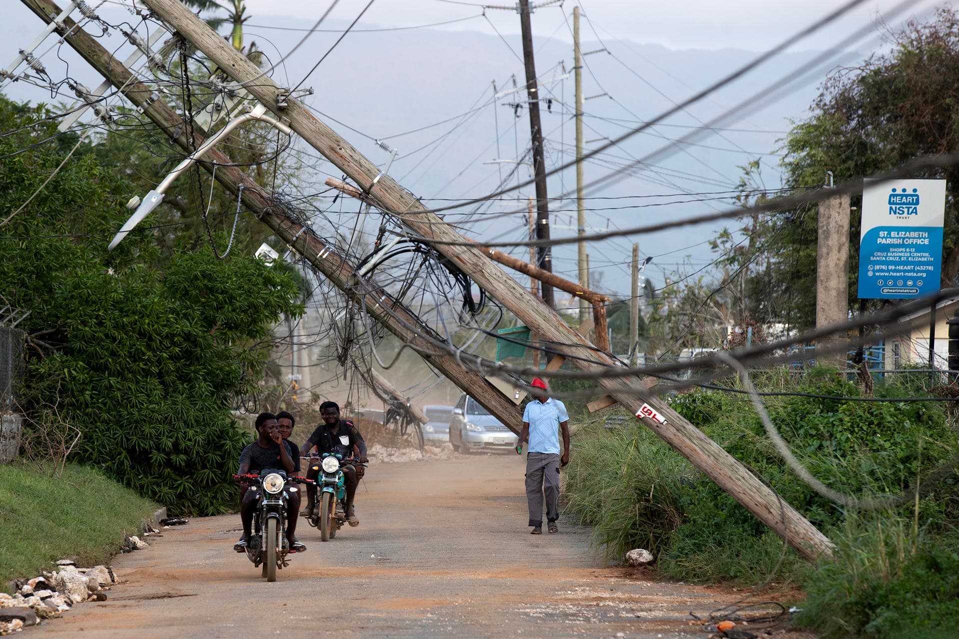Jamaica espera la llegada de 20 aviones con ayuda humanitaria y helicópteros de EE.UU.