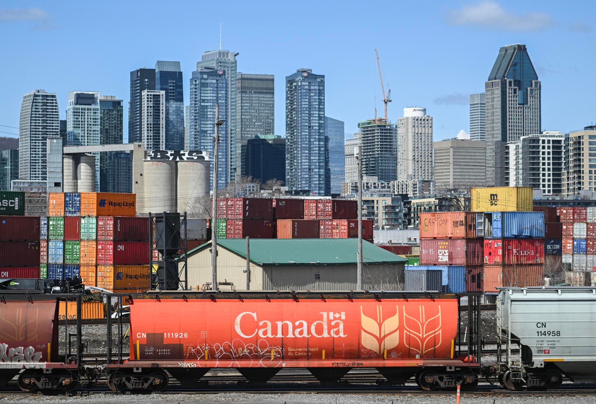 Canadá activa aranceles de represalia a 20,000 millones de dólares de productos de EEUU