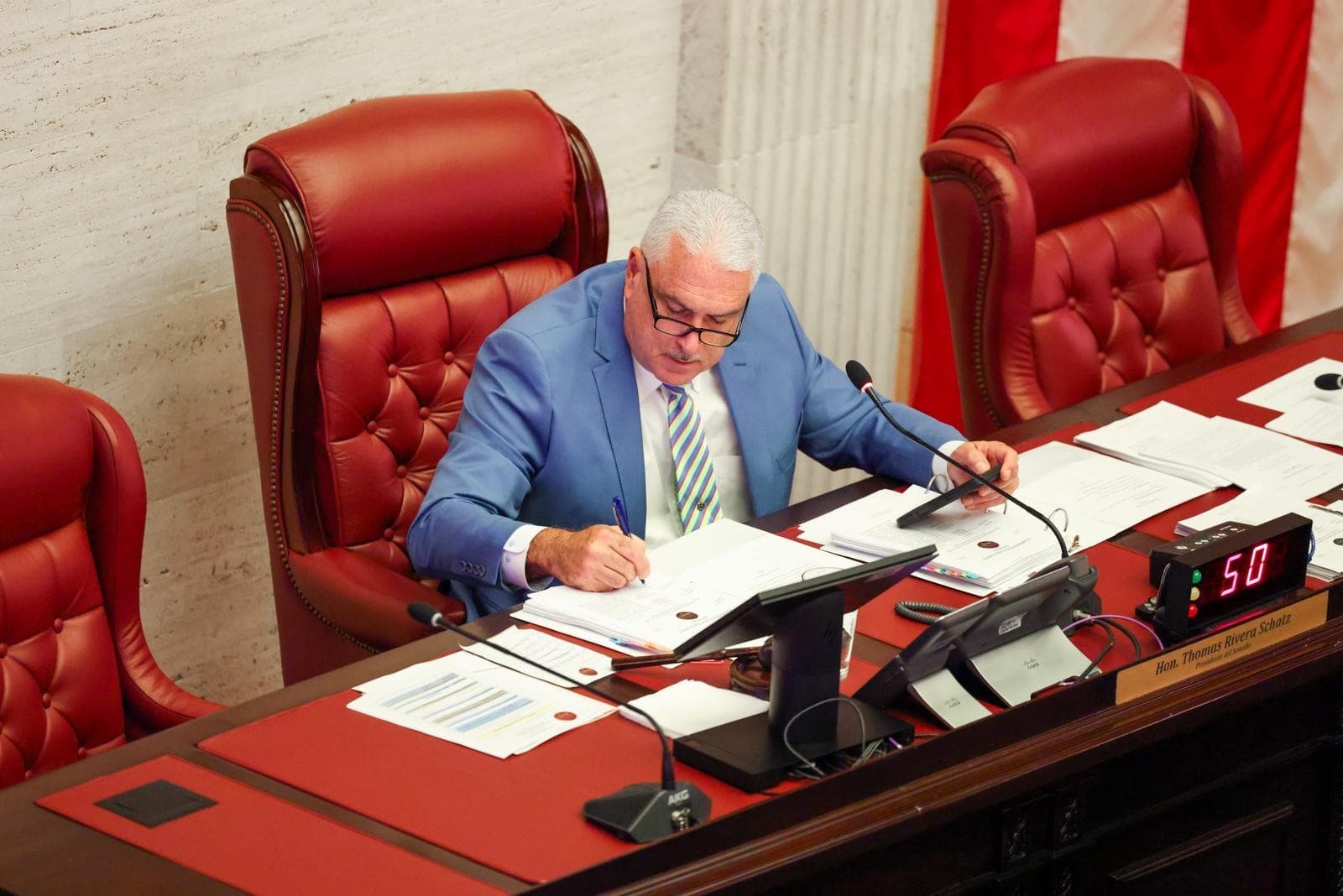 Senado aprueba medidas para fortalecer derechos laborales y apoyo a familias