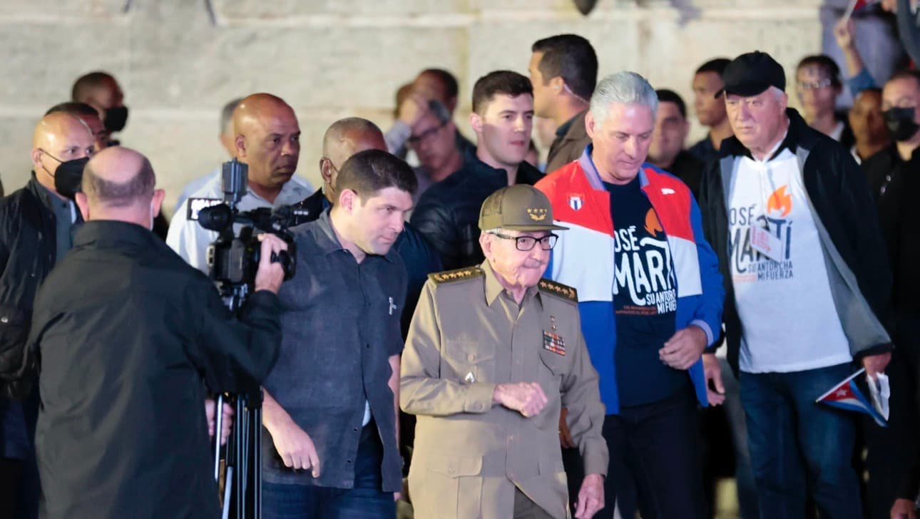 Régimen cubano confirma "conversaciones" con EE.UU.