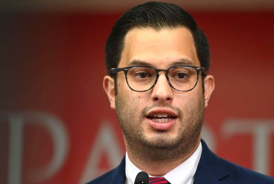 Héctor Ferrer alega revanchismo entre PNPs en agencias de gobierno