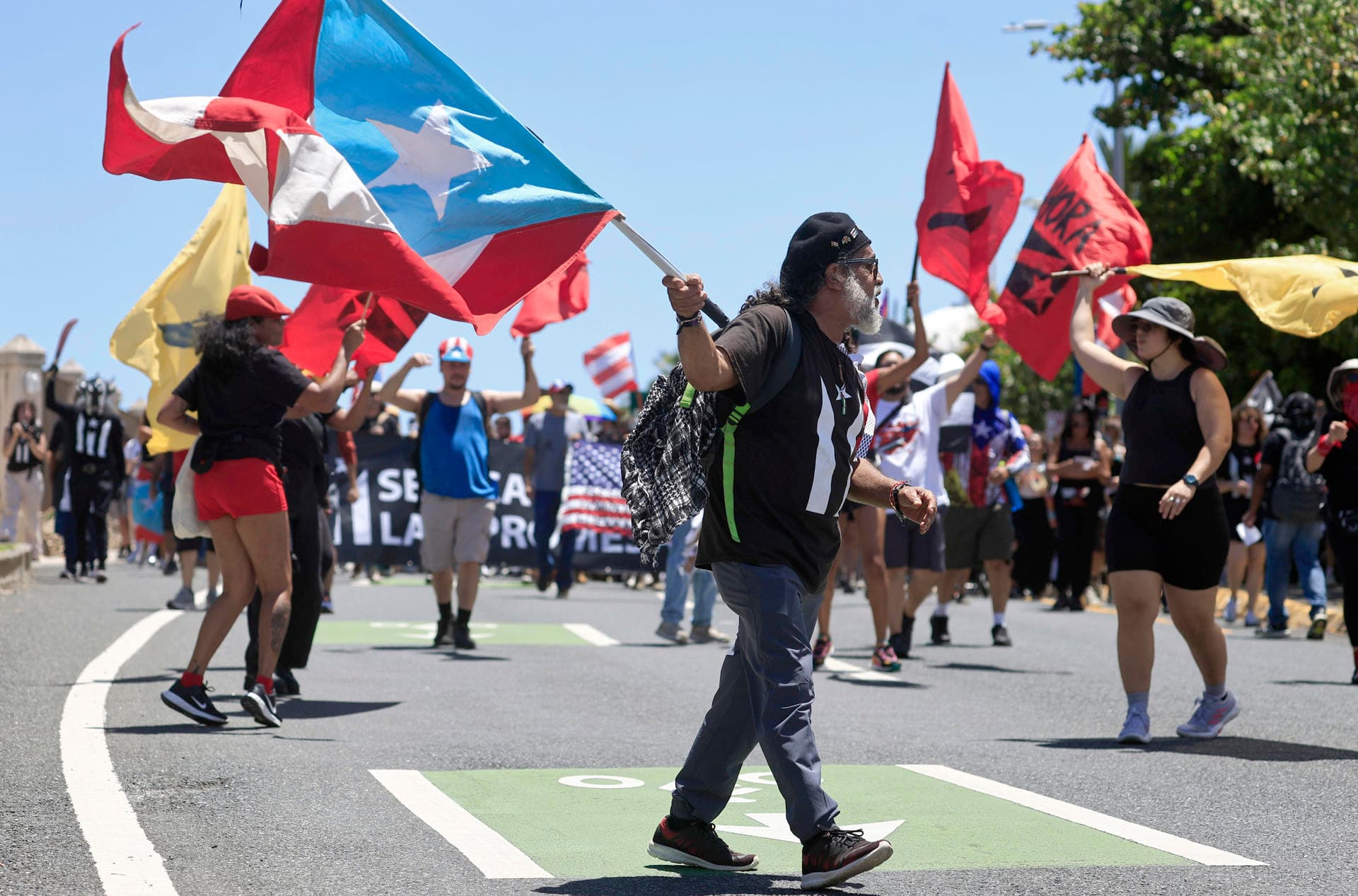 Poca asistencia en marcha de izquierda pro independencia