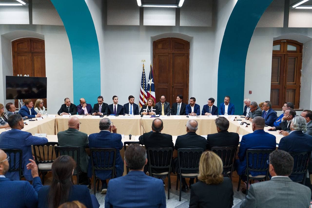 Gobierno se reúne con líderes del sector manufacturero