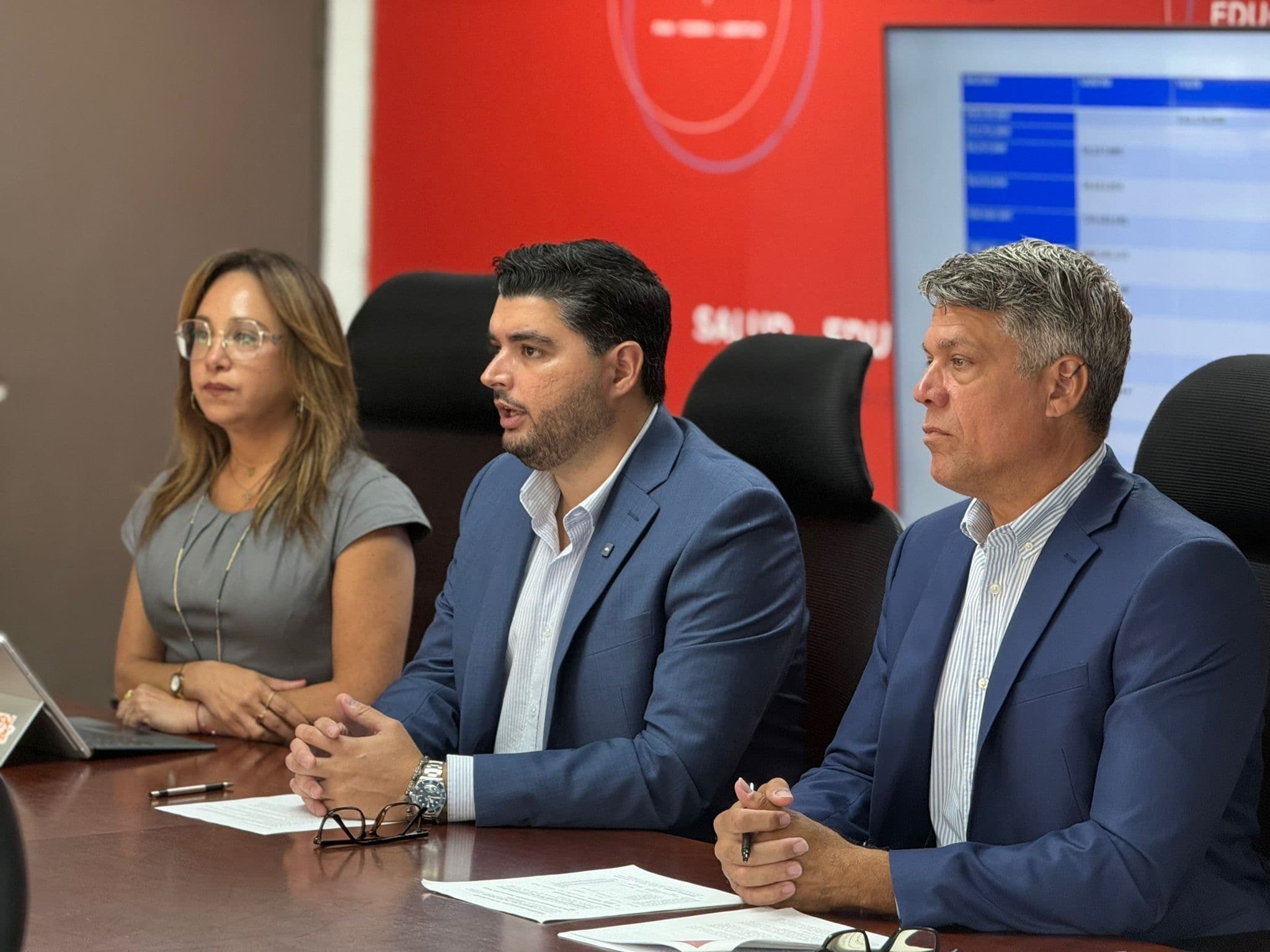 Miguel Romero rechaza críticas del PPD y defiende refinanciamiento