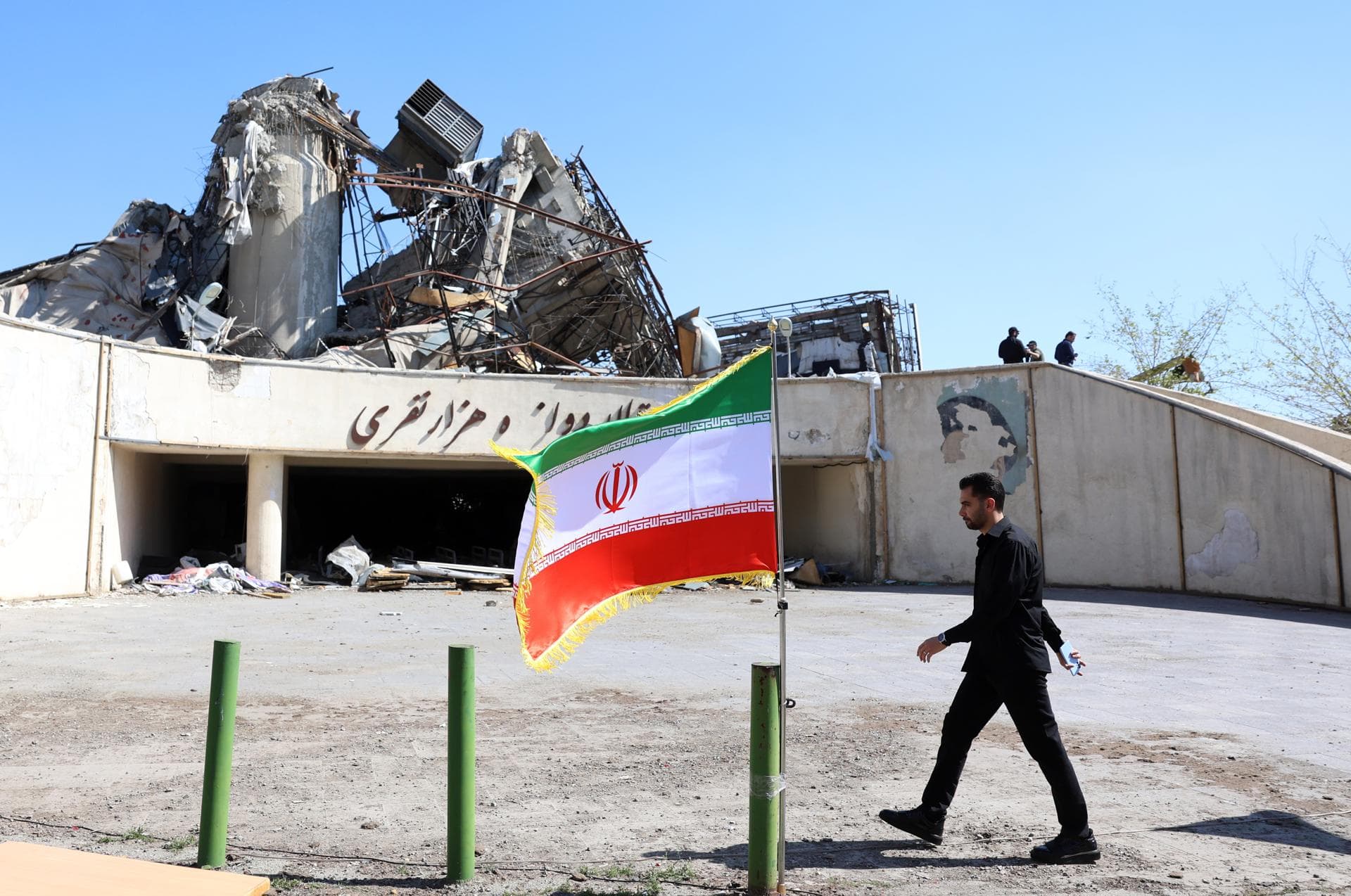 Un soldado estadounidense desaparecido en Irán y alto el fuego "en punto muerto"