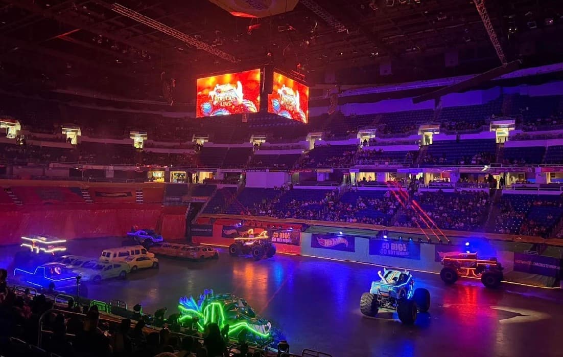 La adrenalina se apodera del Coliseo de Puerto Rico en el Hot Wheels Monster Trucks Live Glow-N-Fire