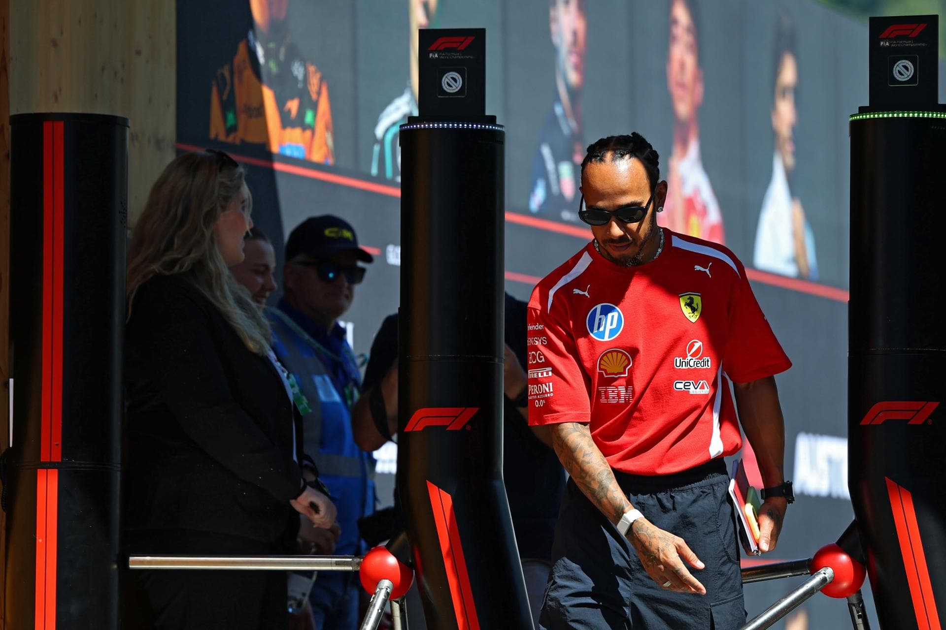 Hamilton intentará reducir distancias con Antonelli