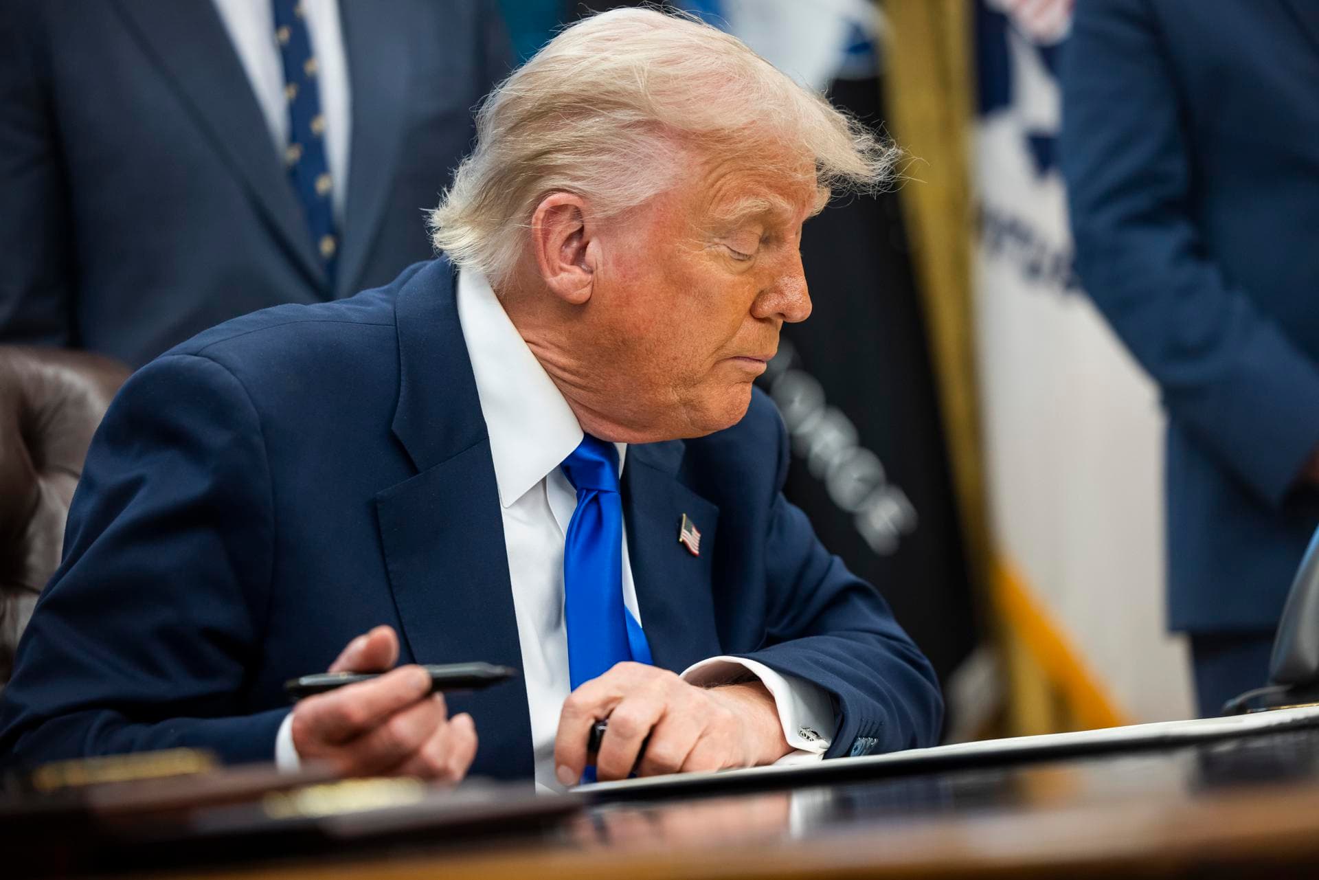 Trump insiste en acabar guerra en Ucrania 