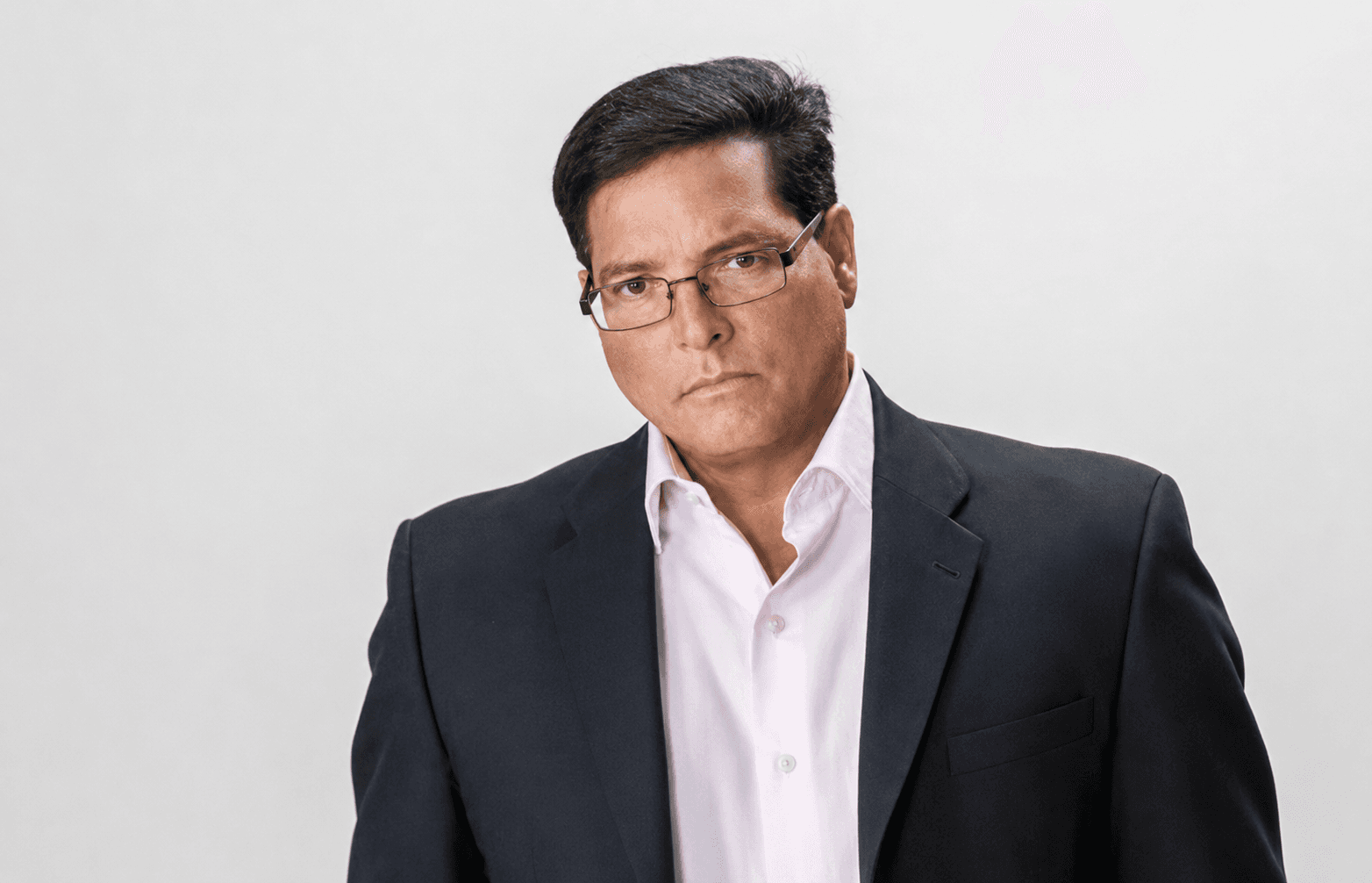 Leo Aldridge demanda a Rubén Sánchez y reclama al menos $1 millón por insulto al aire