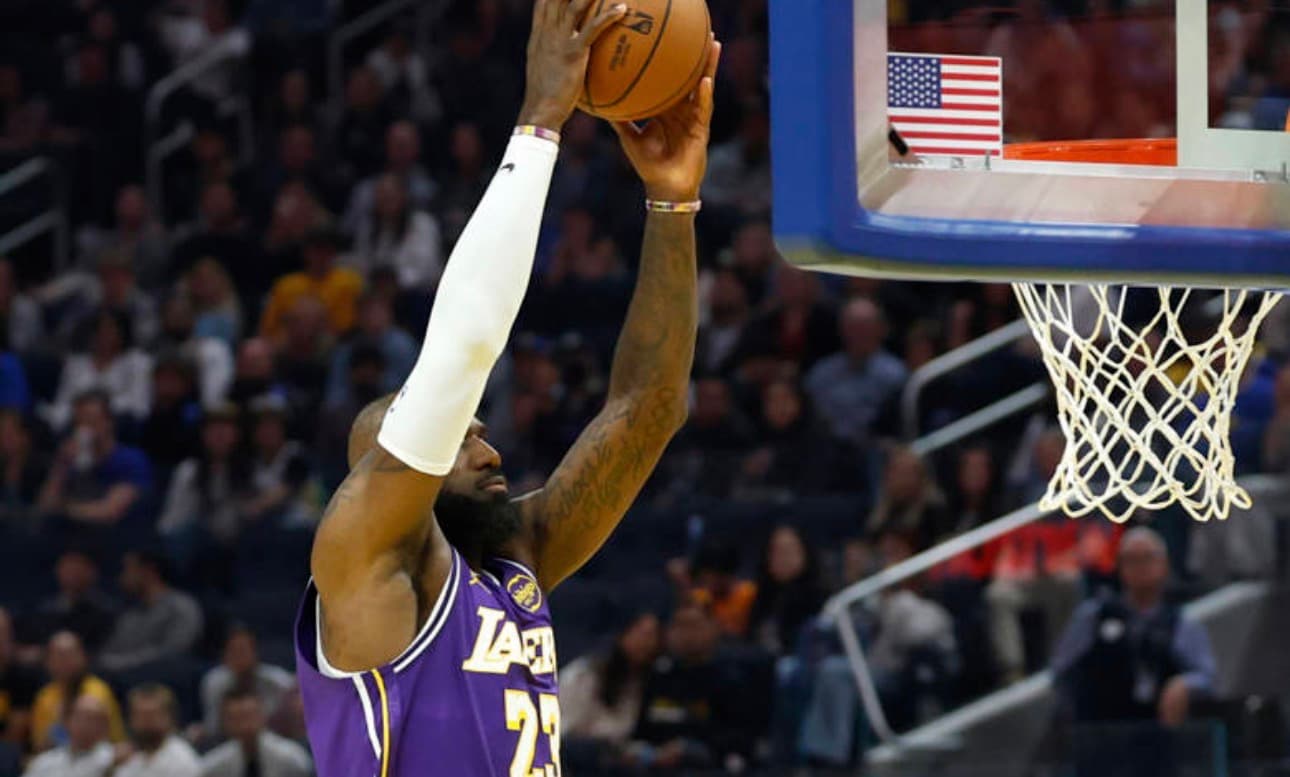 Los Lakers buscan el milagro sin Doncic ni Reaves en su asalto al anillo