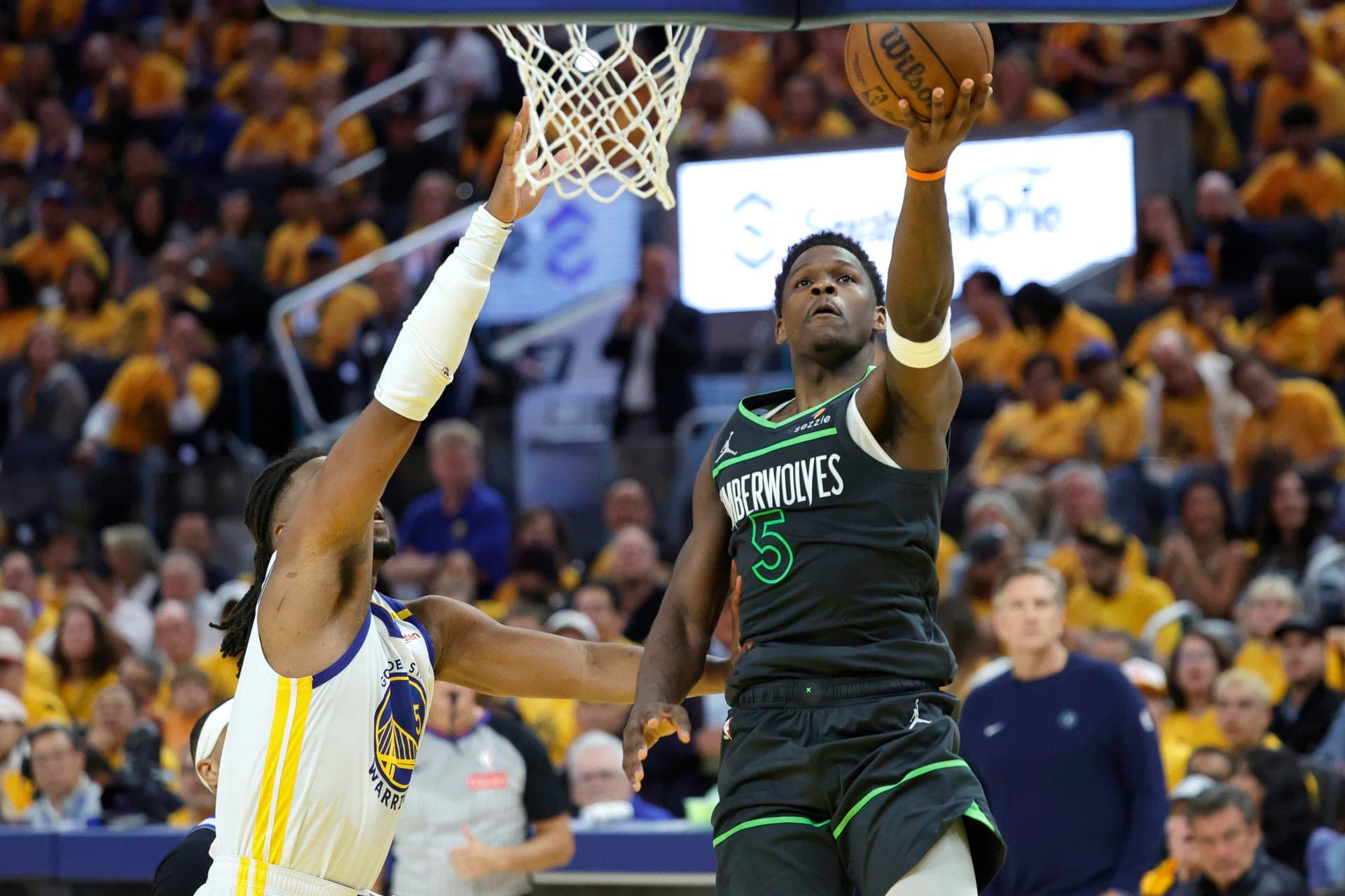 Minnesota se va en la delantera 