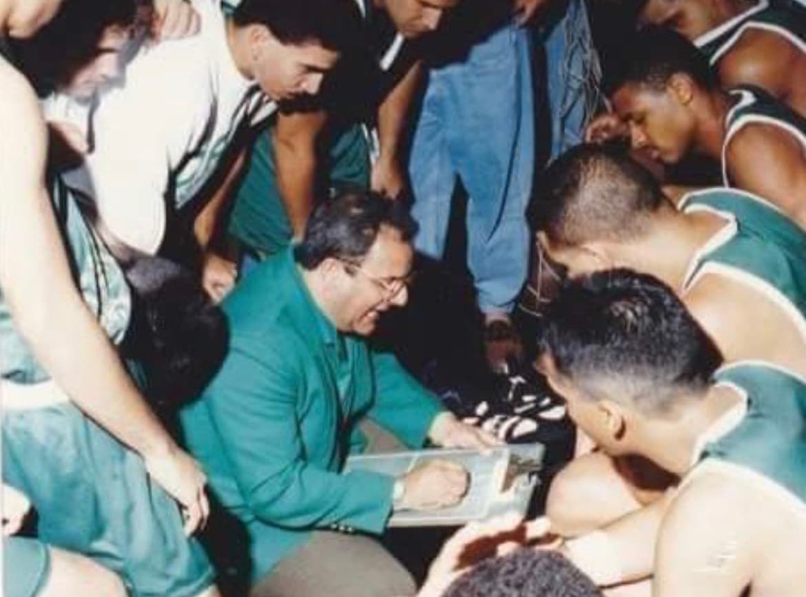 Recinto Universitario de Mayagüez recuerda legado de Johnny Flores