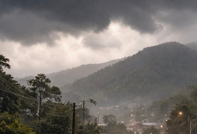 Sistema atmosférico traerá aguaceros frecuentes y posibles inundaciones hasta el viernes
