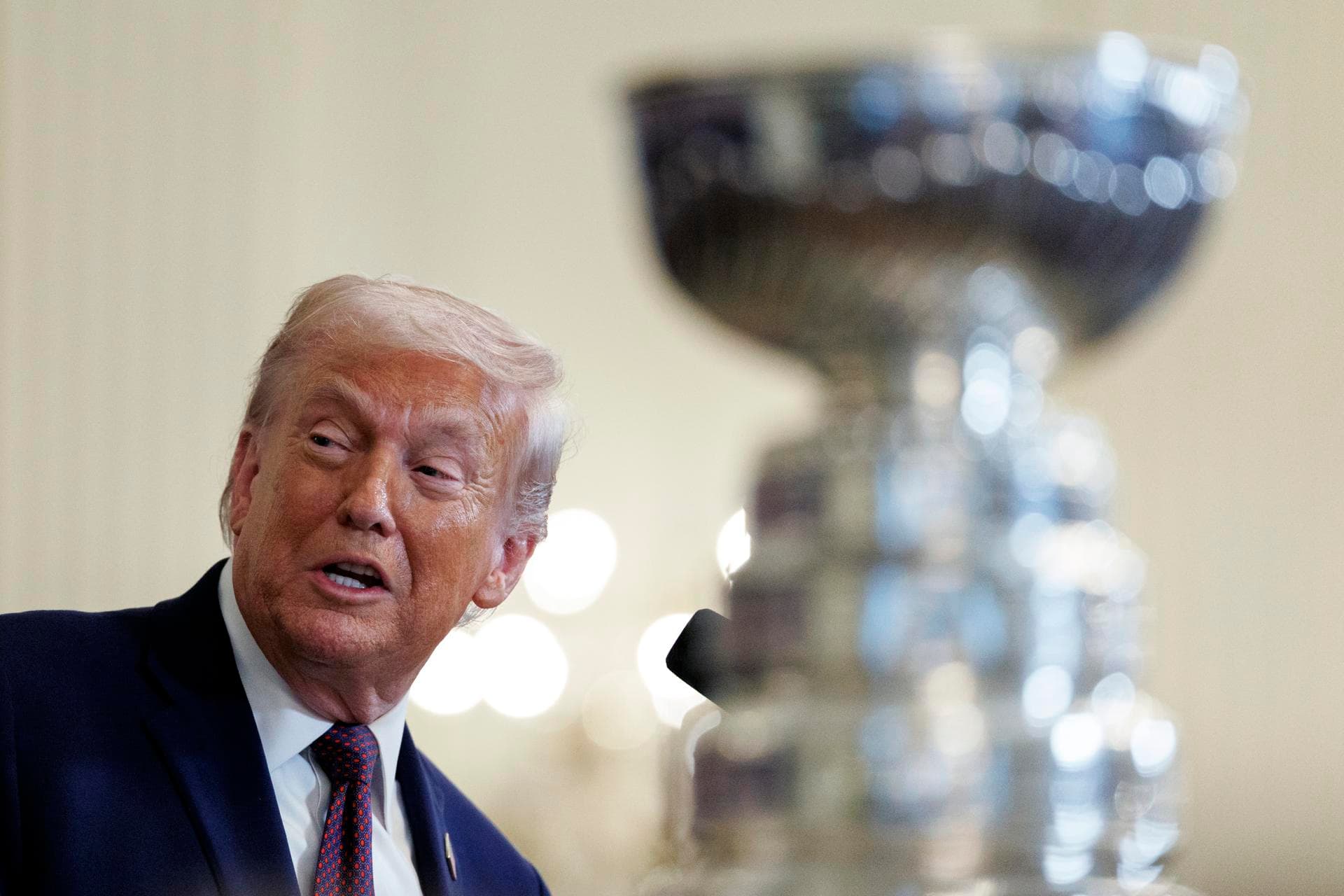 Trump amenaza con aranceles a Gobiernos europeos si no pagan más por fármacos de EEUU