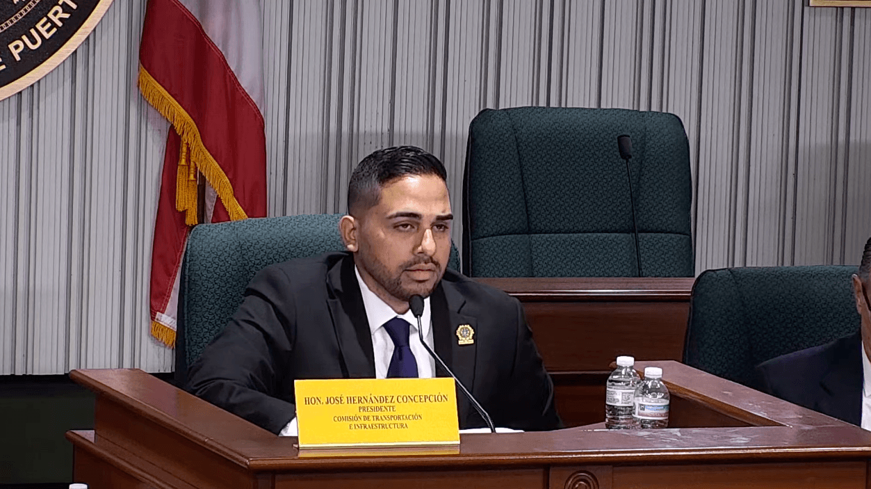 Justicia investiga a Arturo Deliz por caso de centros de inspección