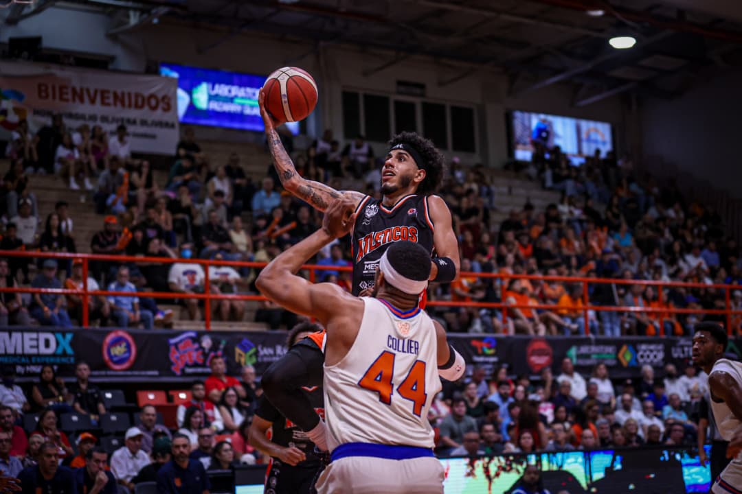 Atléticos sorprenden a los Cangrejeros 