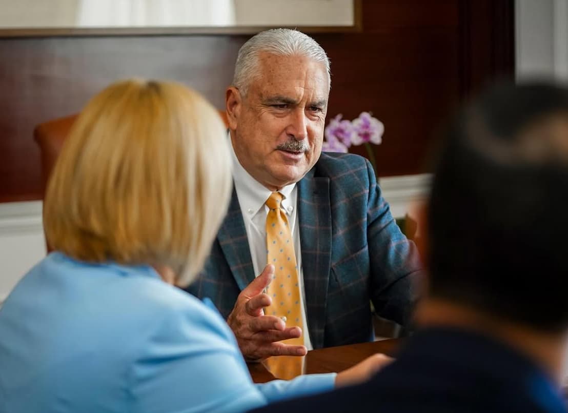 Presidente del Senado sugiere nuevo nombre para Estado