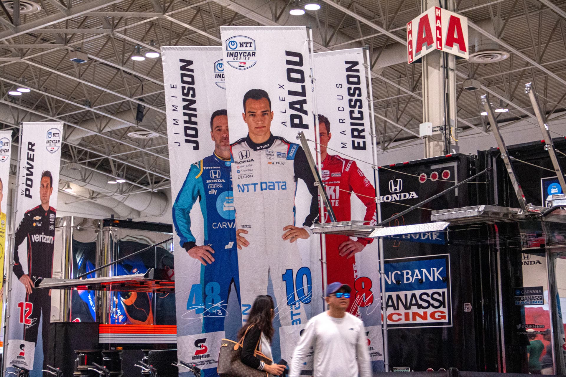 Trump firma una orden ejecutiva para celebrar una carrera de IndyCar en Washington