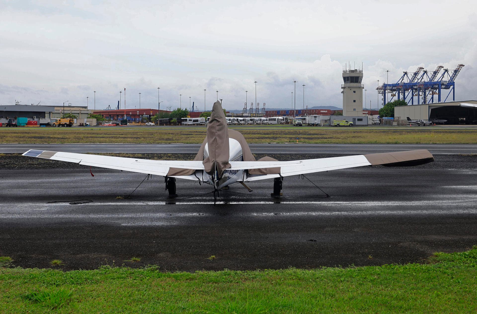 EE.UU. ordena una prohibición temporal de vuelos en el este de Puerto Rico
