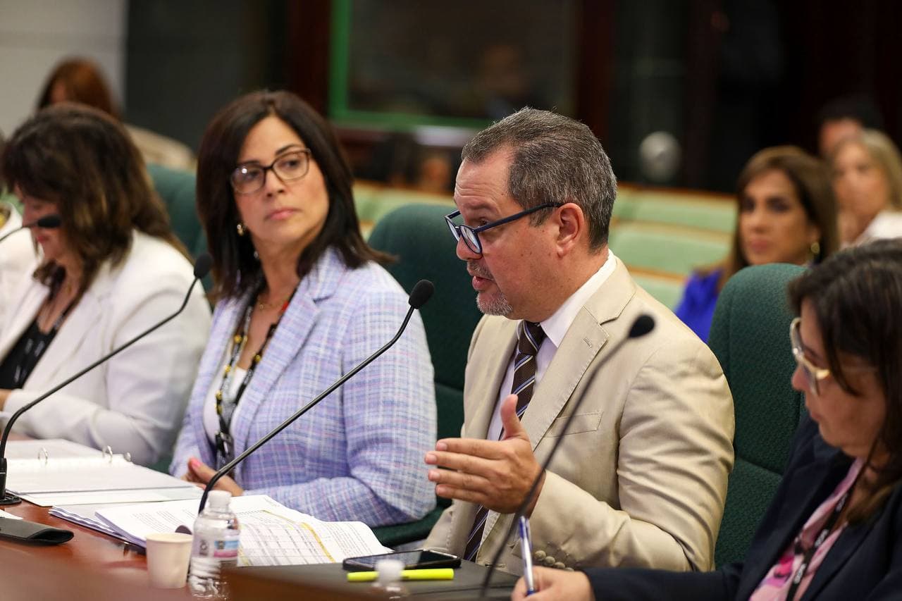 Contralora solicita aumento de 20 millones para sistema digital, auditores y nueva sede