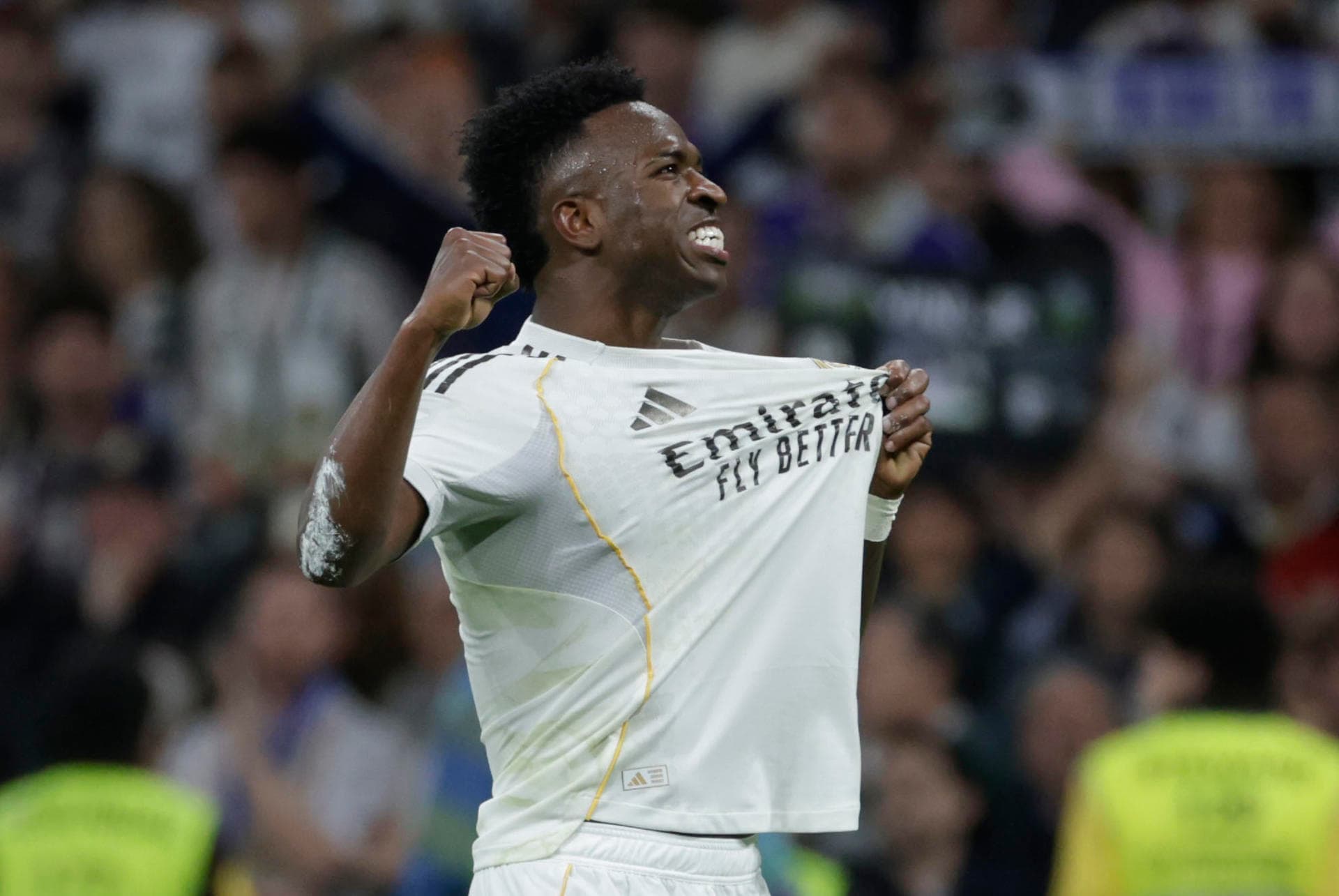 Vinicius renueva con el Real Madrid hasta el 2032