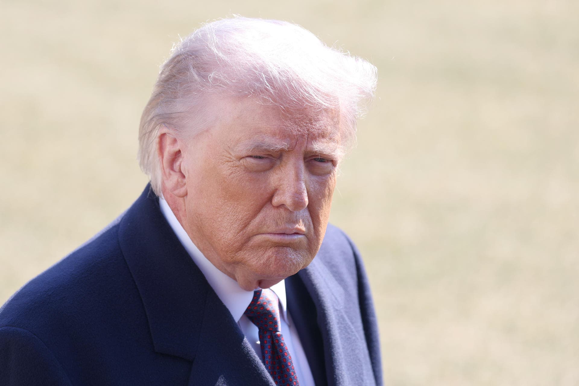 Trump relaja sanciones para facilitar la reapertura de la embajada de Venezuela en EE.UU.