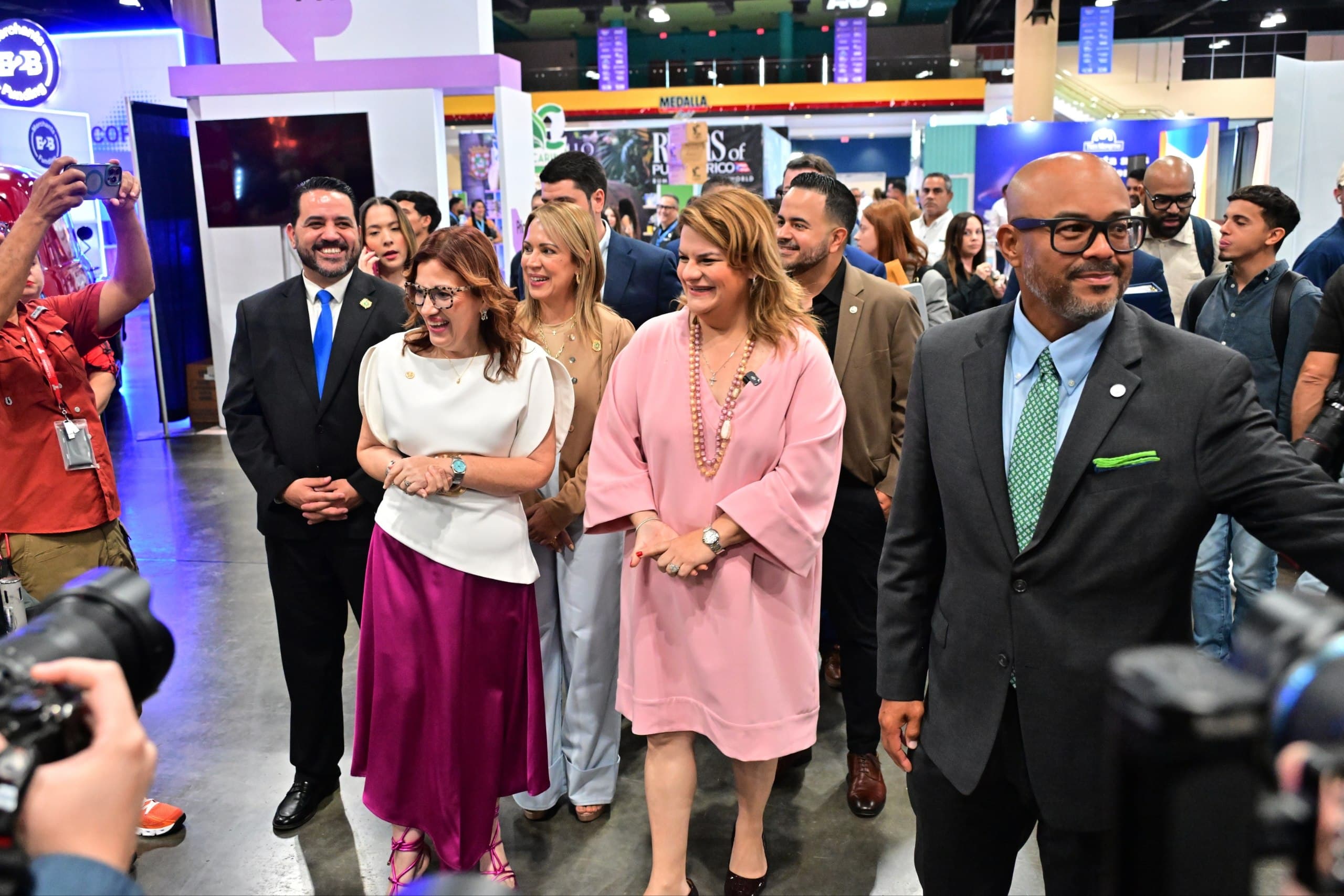 Gobernadora resalta importancia de la industria de restaurantes durante el ASORE Restaurant Show 2026