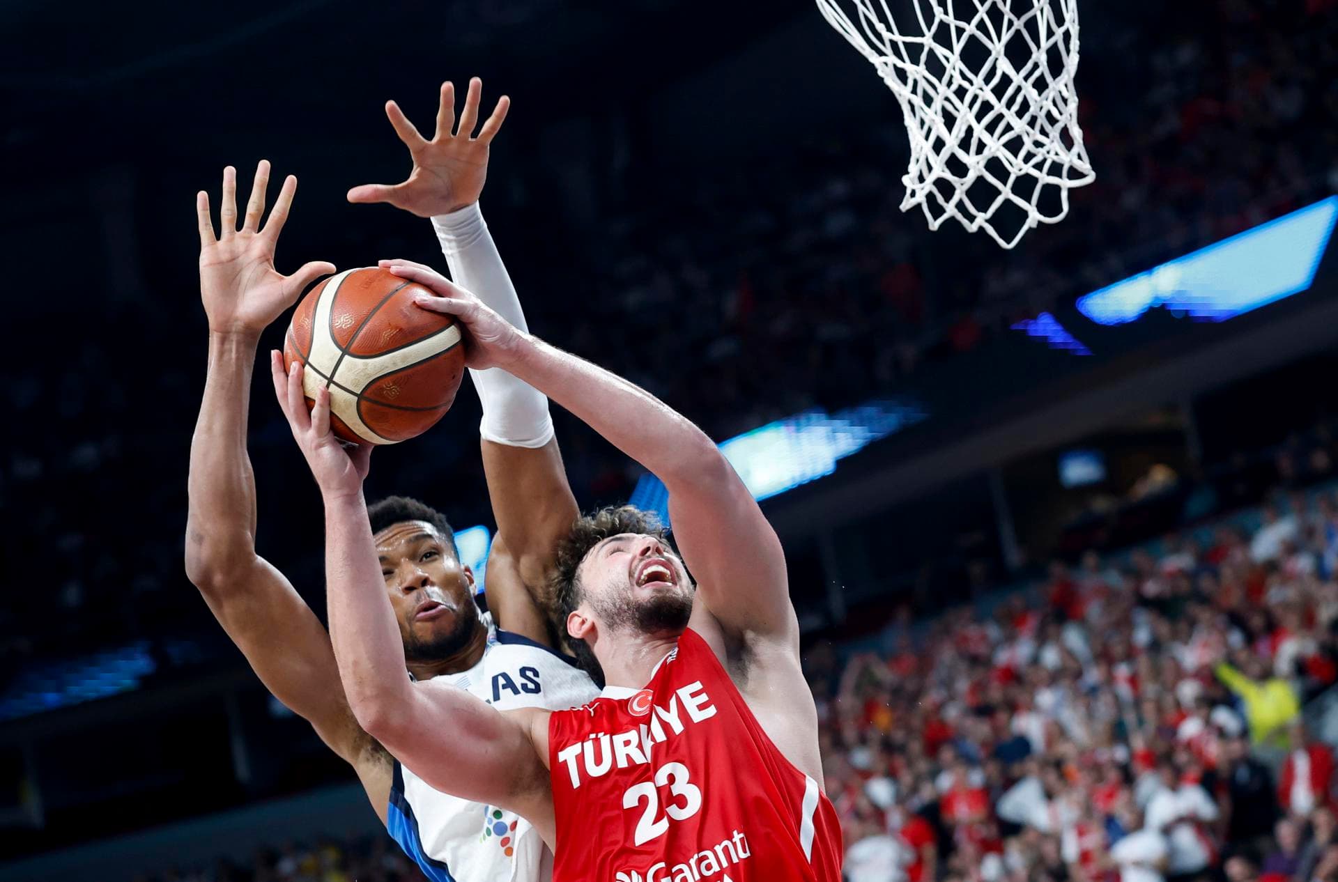 Turquía y Alemania a la final del Eurobasket