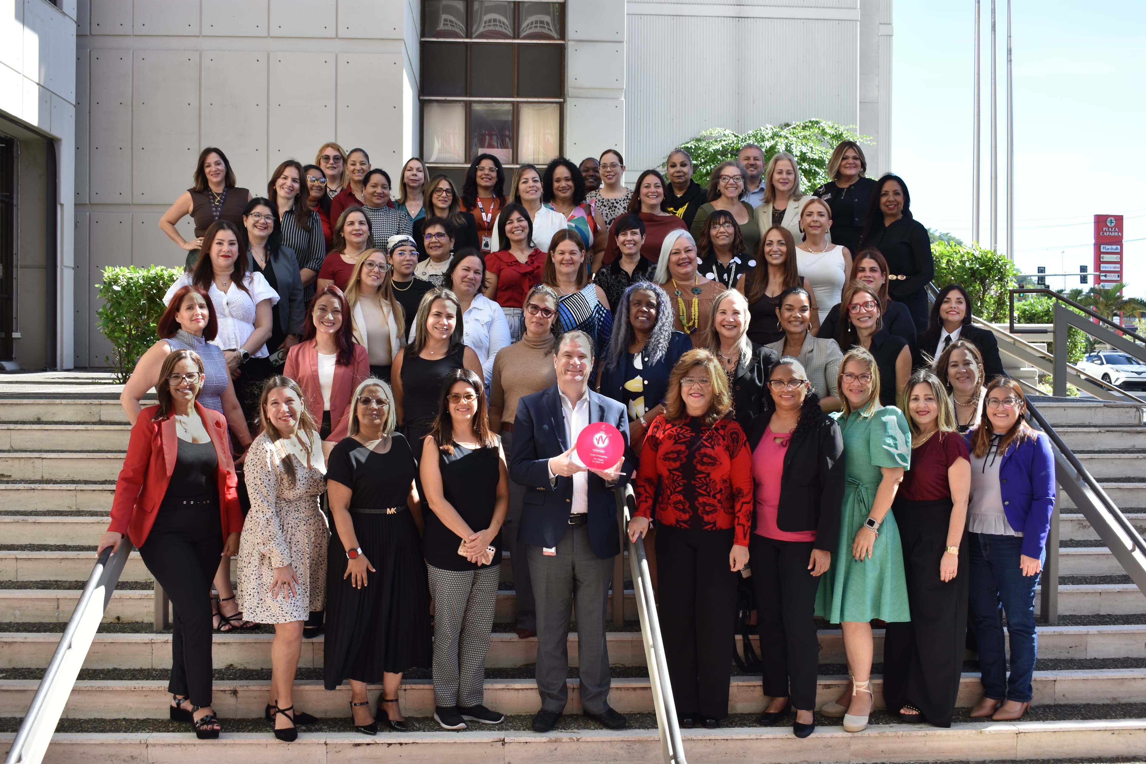 Claro recibe certificación como empresa preferida por Mujeres 2025