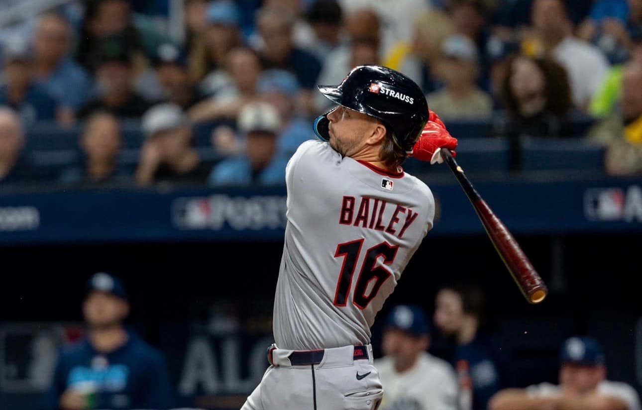 Milwaukee pone contra la pared a los Dodgers y Cleveland toma ventaja ante Tampa Bay