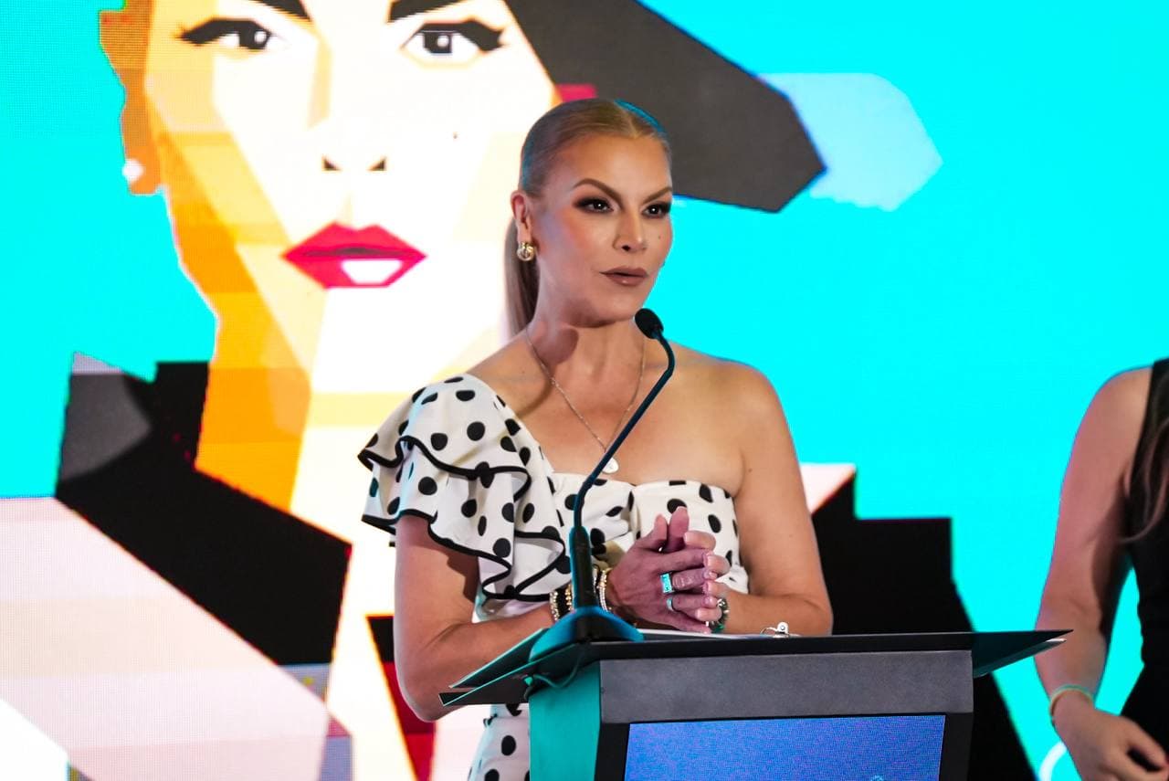 Turismo estrena holograma de Olga Tañón en nueva campaña