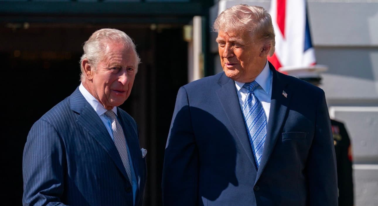 Trump dice que Irán le informó que está en "estado de colapso" y que quieren reabrir Ormuz