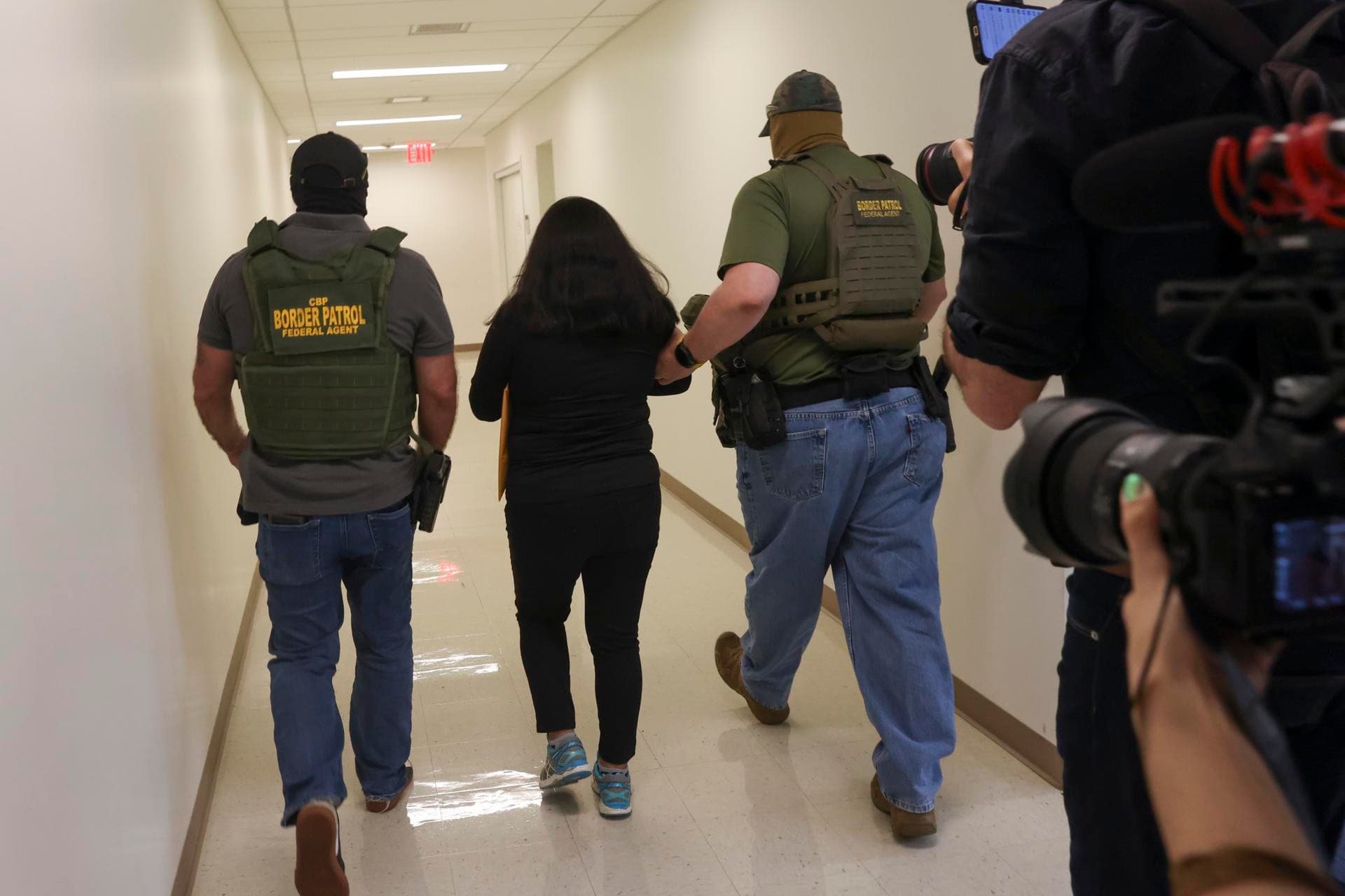 Disminuyen un 14% en agosto los arrestos migratorios en Estados Unidos