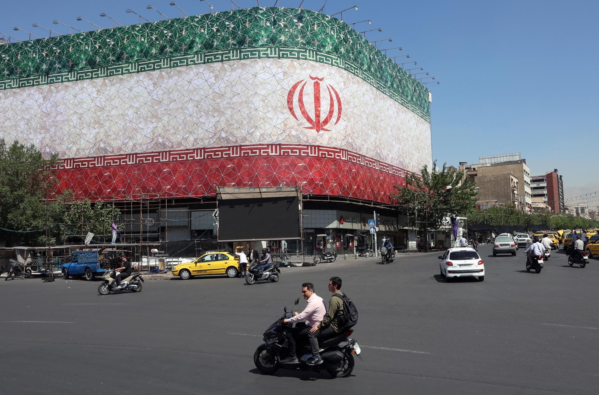 Irán reporta ataques estadounidenses contra la isla de Larak
