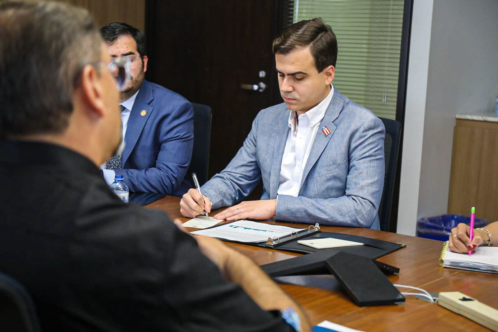 Comisionado Residente se reúne con el Director del COR3 