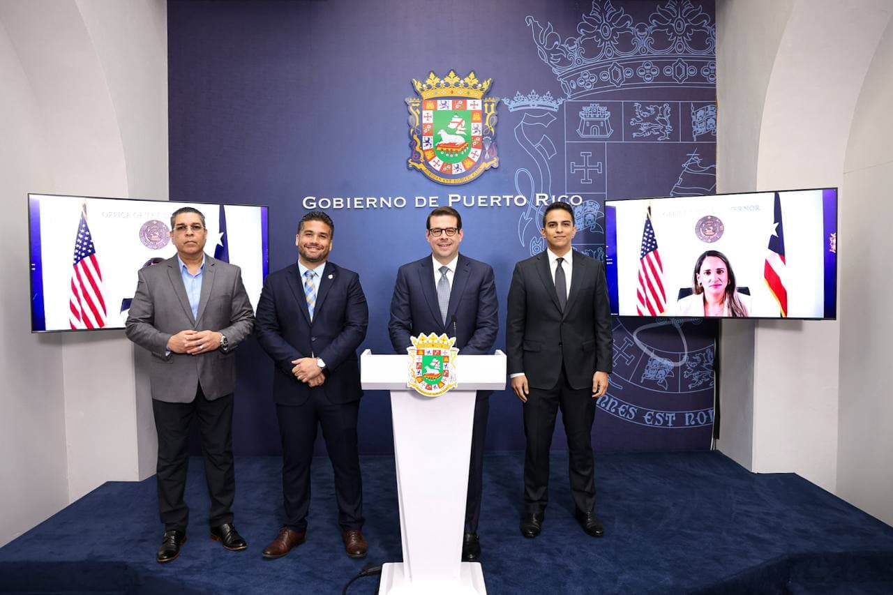 Gobierno impulsa justicia contributiva y desarrollo marítimo en la isla