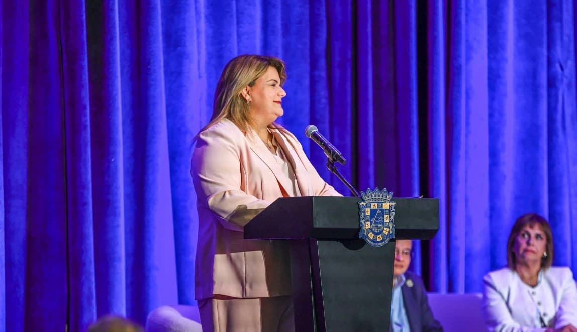 Gobernadora firma proyecto que da protección a las parejas consensuales
