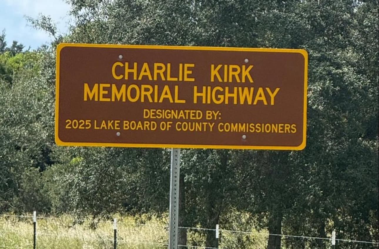 Un condado en Florida es el primero en nombrar una calle en honor a Charlie Kirk