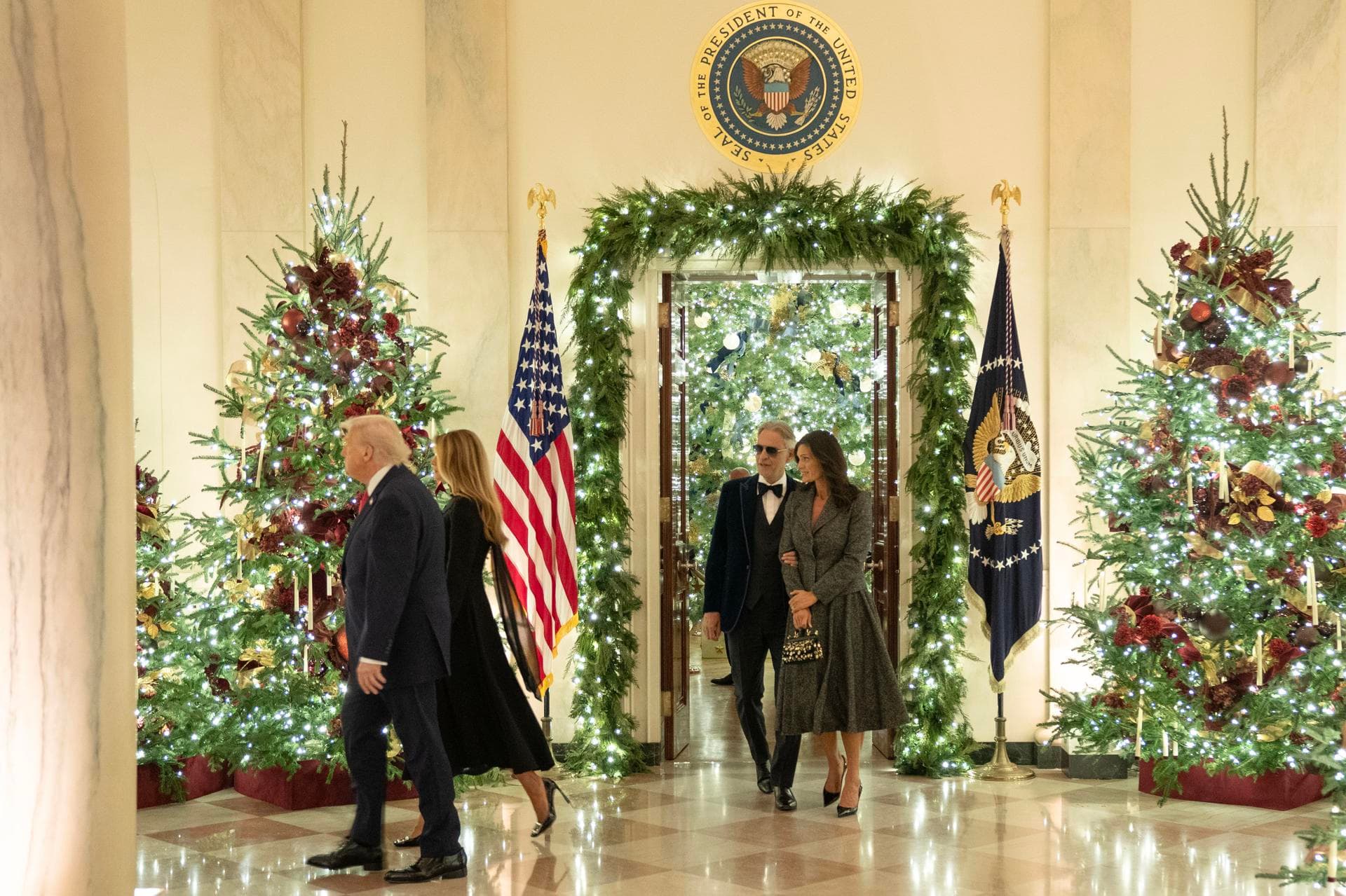 Andrea Bocelli da concierto en la Casa Blanca para Trump y sus aliados