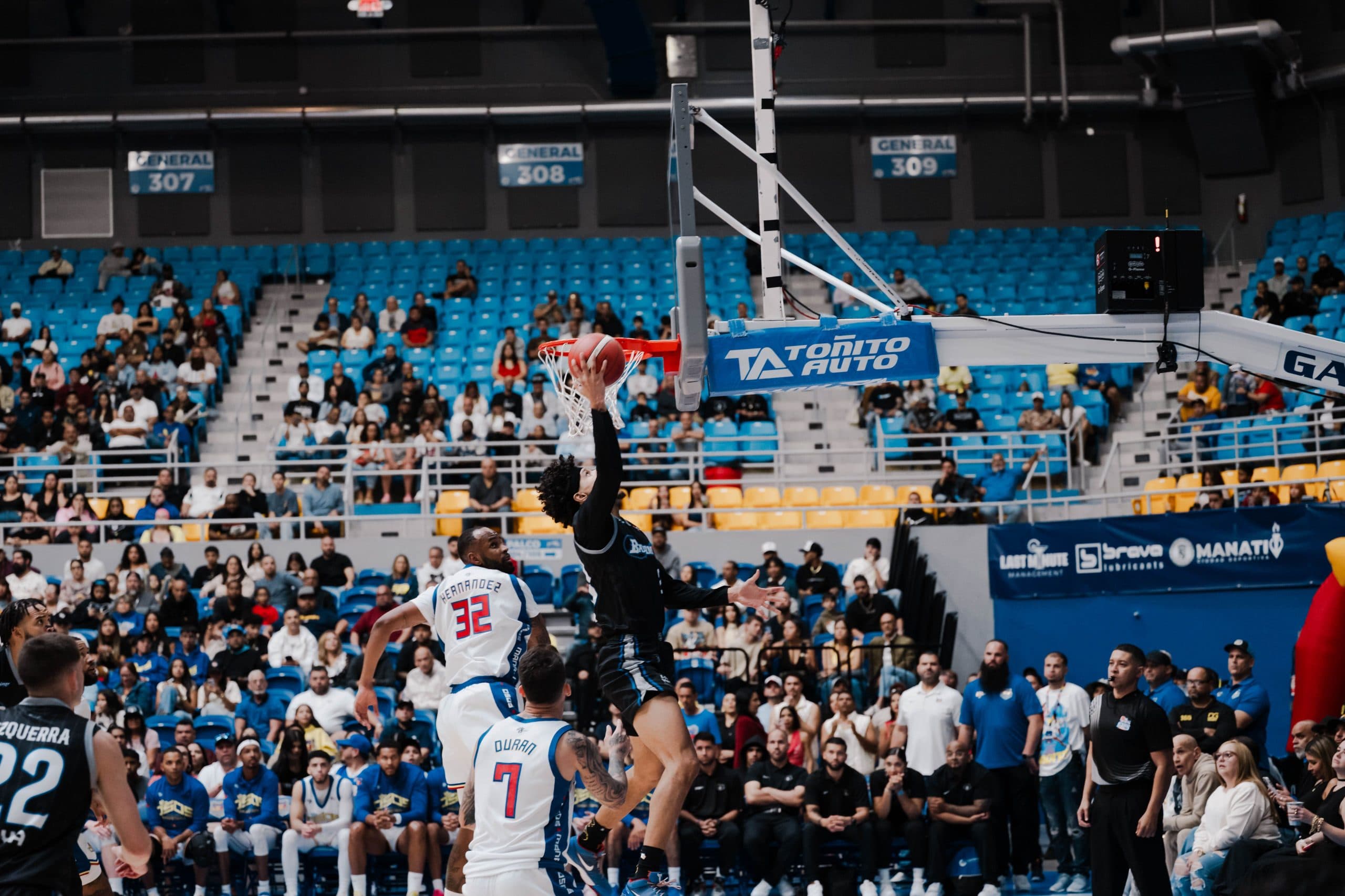 Cangrejeros hacen de las suyas en Ponce 