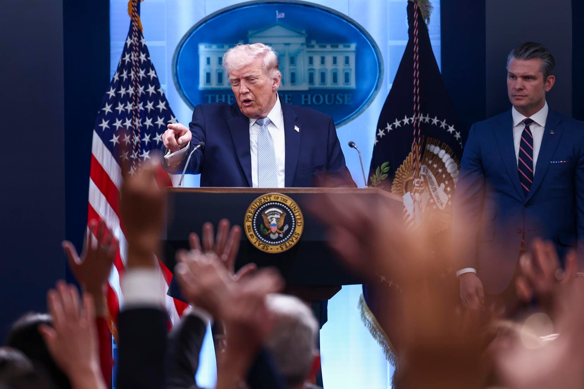 Trump asegura que los aliados de la OTAN "no entienden nada" sin que se les presione