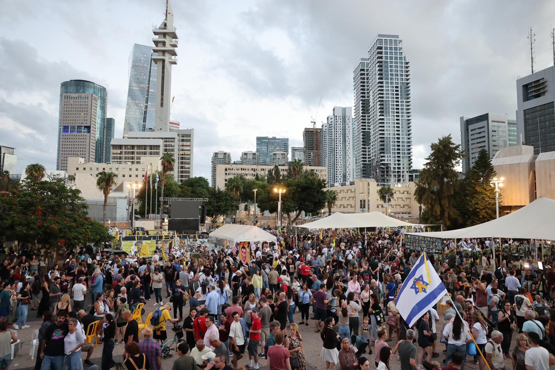 Israel dice que rehenes serán liberados "el lunes temprano"