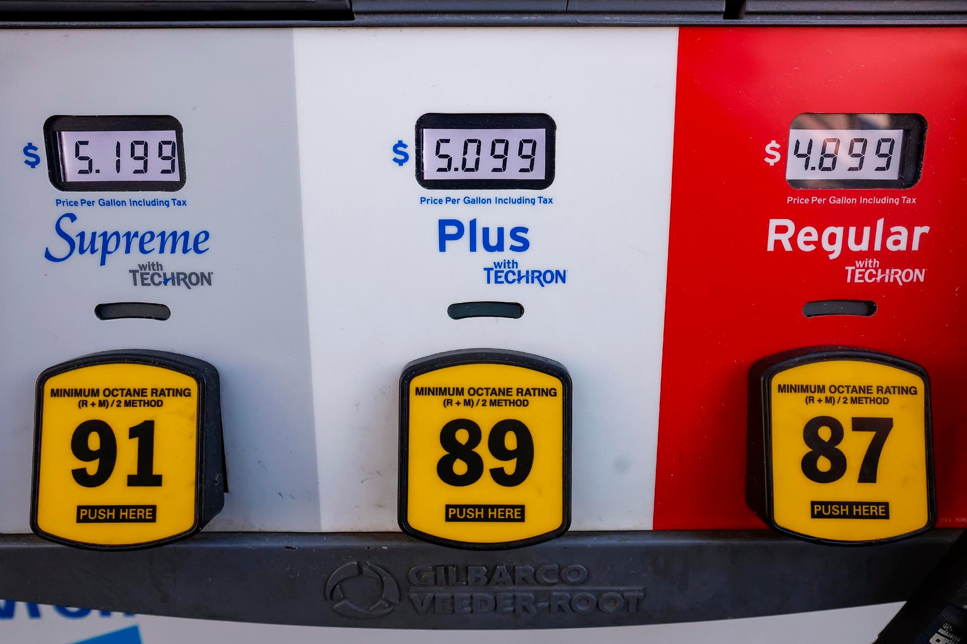 El petróleo de Texas sube un 9,72 % luego de que Irán anunciara que mantiene cerrado Ormuz